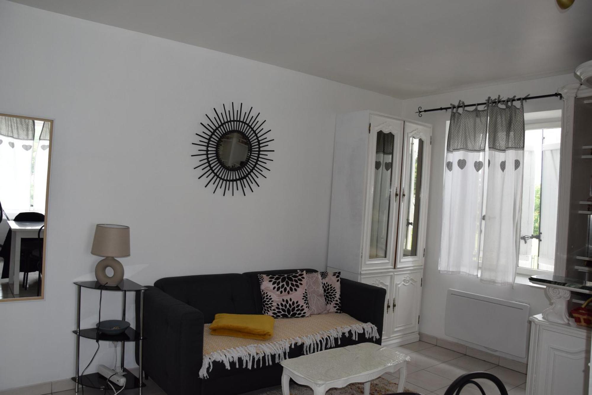 Evasion Campagnarde Avec Jardin Et Parking, Proche De Eurexpo Et Groupamastadium Apartment